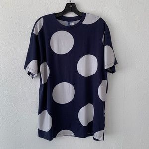 H&M large white polka dot crew neck blue t-shirt